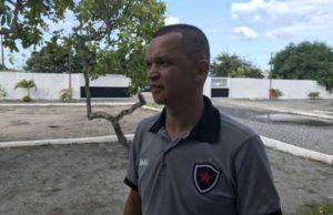 Warley deve ficar na UTI até esta segunda-feira