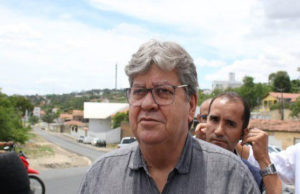 João Azevêdo decide visitar Campina Grande para falar sobre falta de água