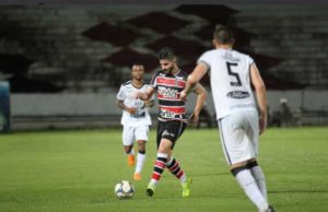 Treze estreia bem, mas leva gol no fim e fica no empate com o Santa Cruz