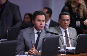PEC de Veneziano permite ao jornalista exercer a profissão em dois cargos públicos simultaneamente