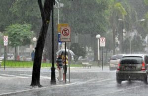 João Pessoa e mais de 50 cidades da Paraíba estão sob alerta de chuvas e risco de alagamentos
