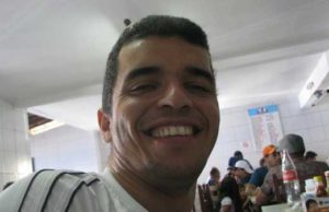 Radialista é morto com tiro no peito em restaurante em Campina Grande