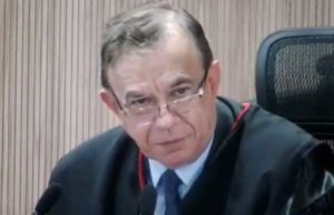 Com 4 votos pela elegibilidade de Ricardo, presidente do TRE pede vista