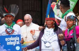 Papa Francisco pede respeito aos povos indígenas da Amazônia