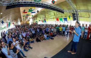 Romero Rodrigues anuncia grade artística do Maior São João do Mundo 2020