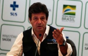 Médico não abandona paciente, e eu não vou abandonar, afirma ministro da Saúde