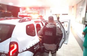 Sargento da polícia é baleado durante assalto em posto de gasolina, na Paraíba