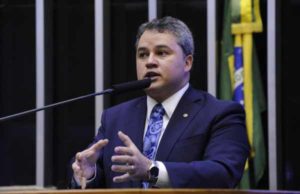 Senador eleito, Efraim credita vitória à estratégia inédita e dois pilares fundamentais: “Acessibilidade e confiança”