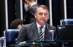 Durante entrevista, Bolsonaro revela ter “bala de prata” para continuar na política brasileira