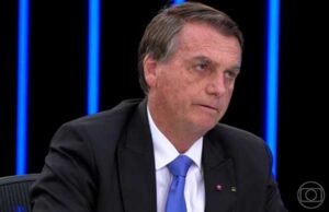 Bolsonaro pediu pay-per-view de futebol para gabinete enquanto pregava boicote à Globo