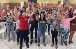 Contra os golpes promovidos pela gestão, servidores de Lagoa Seca traçam estratégias de luta em assembleia