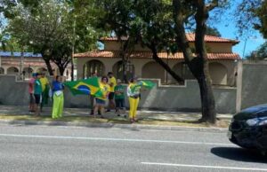 Nove bolsonaristas protestam na Epitácio Pessoa, em João Pessoa