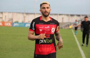 Campinense divulga nota falando sobre a saída de Dione