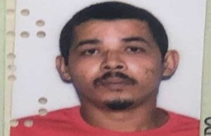Jovem tem corpo partido ao meio após ser atropelado por trem e arrastado por quase 10 metros, em Cabedelo