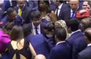 Sessão de posse na Câmara é interrompida após pai de Arthur Lira passar mal