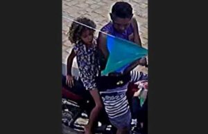 Delegado afirma que menina em garupa de moto não é Sophia e pai da criança que aparece na imagem está sofrendo ameaças