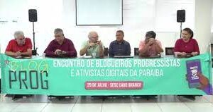 Comunicadores exigem investimento para mídias alternativas durante encontro na Paraíba