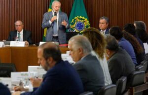 Presidente reclamou da falta de entendimento entre auxiliares