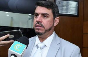 Dino vai relatar no STF ação do PDT que pede anulação da reeleição de Dinho na Câmara de João Pessoa