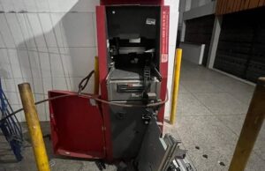 Em Boqueirão, assaltantes tentam arrancar caixa eletrônico do mercado público